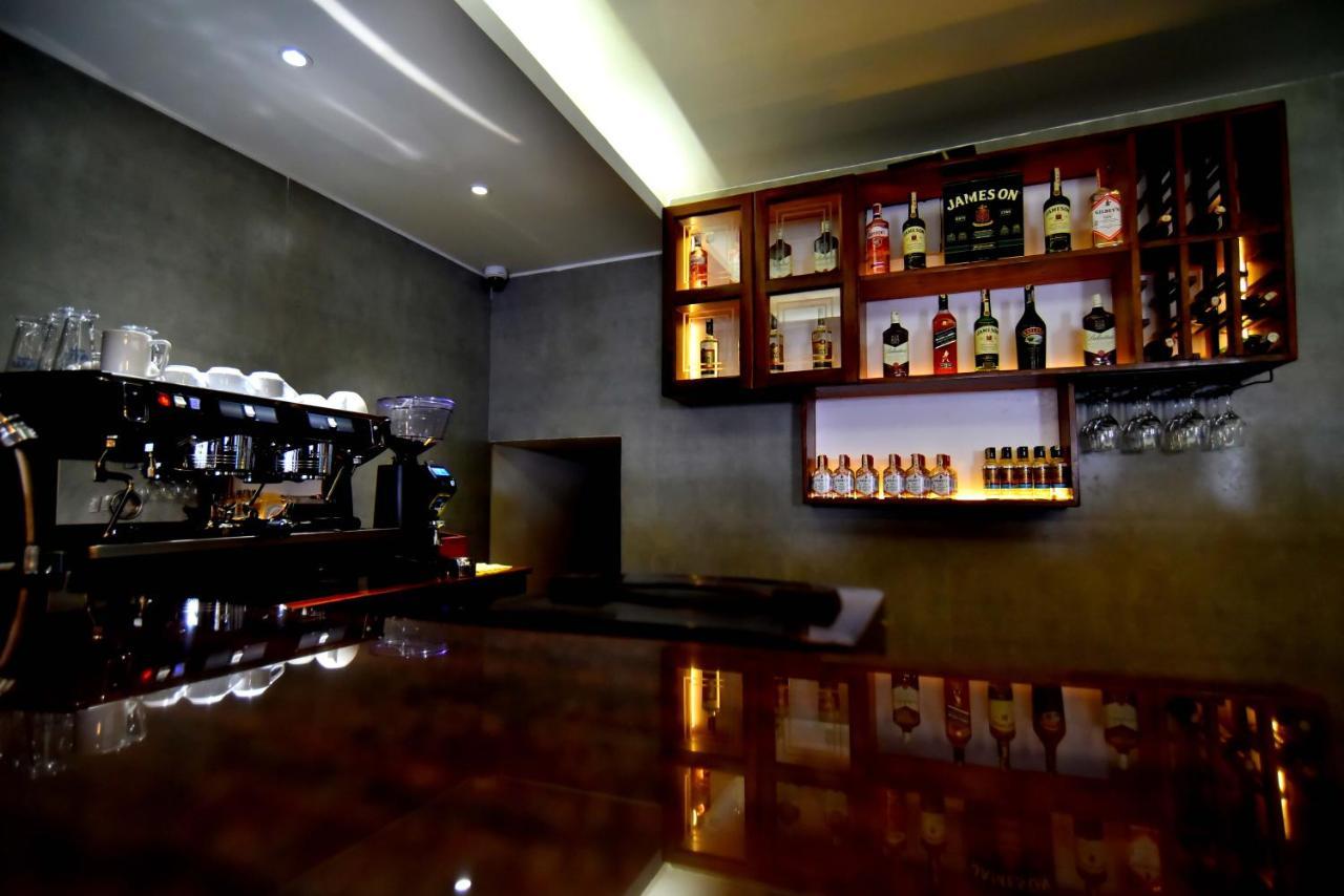 Victoria Mews Hotel Kampala Esterno foto