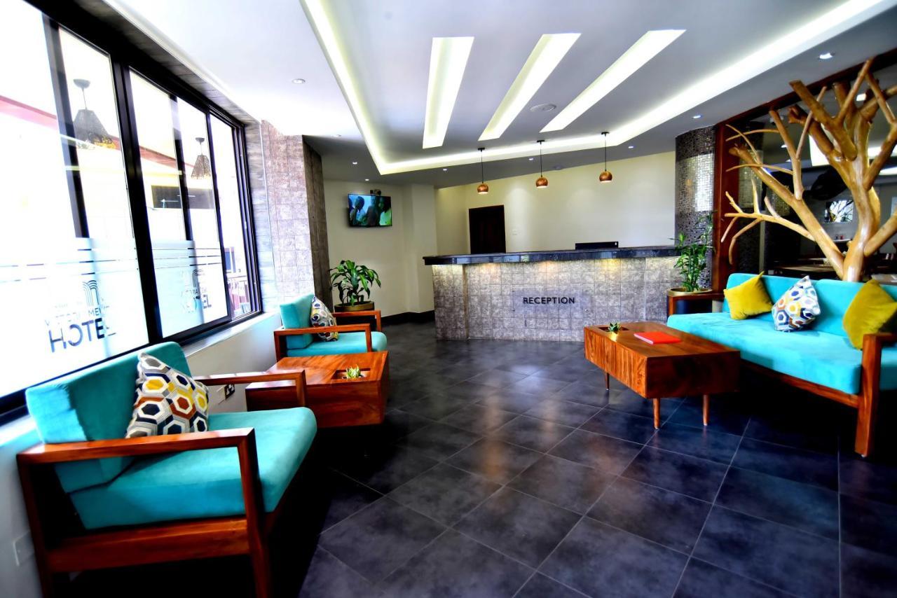 Victoria Mews Hotel Kampala Esterno foto